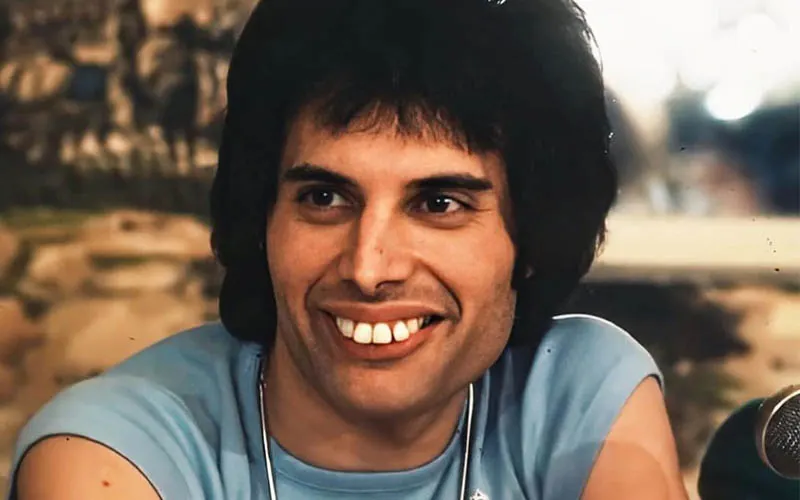 Freddie Mercury Teeth